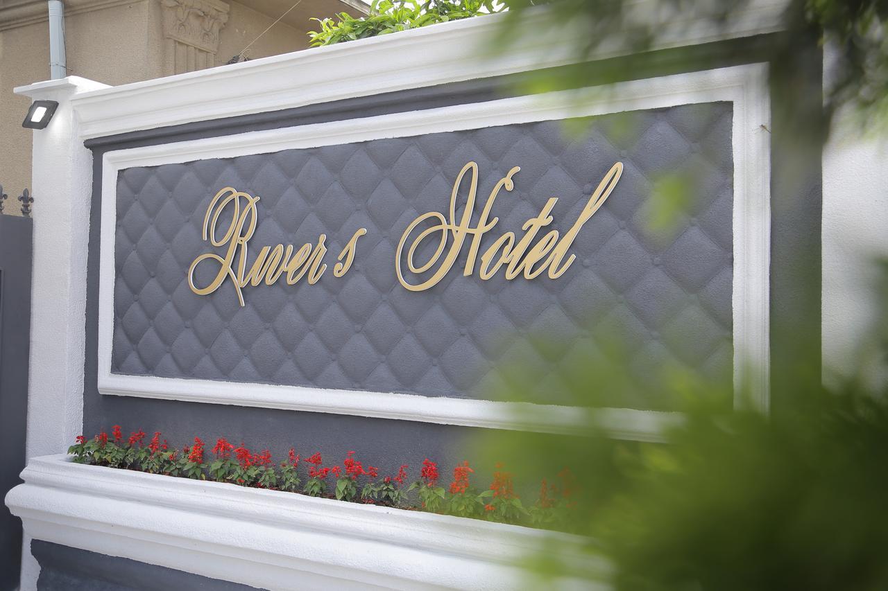 River S Hotel Zugdidi Exterior photo